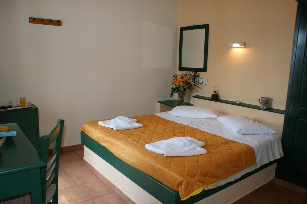 Jason Studios & Apartments Naxos City Room photo