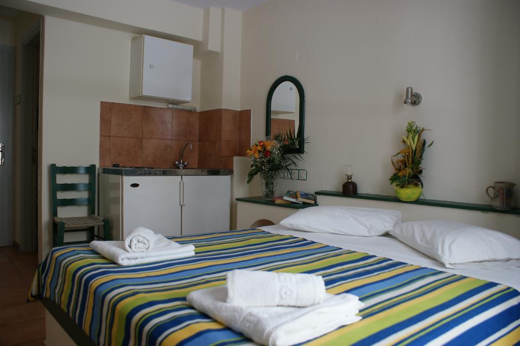 Jason Studios & Apartments Naxos City Room photo