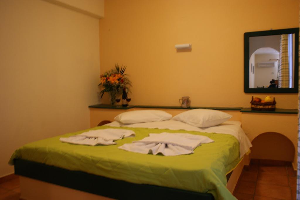 Jason Studios & Apartments Naxos City Room photo