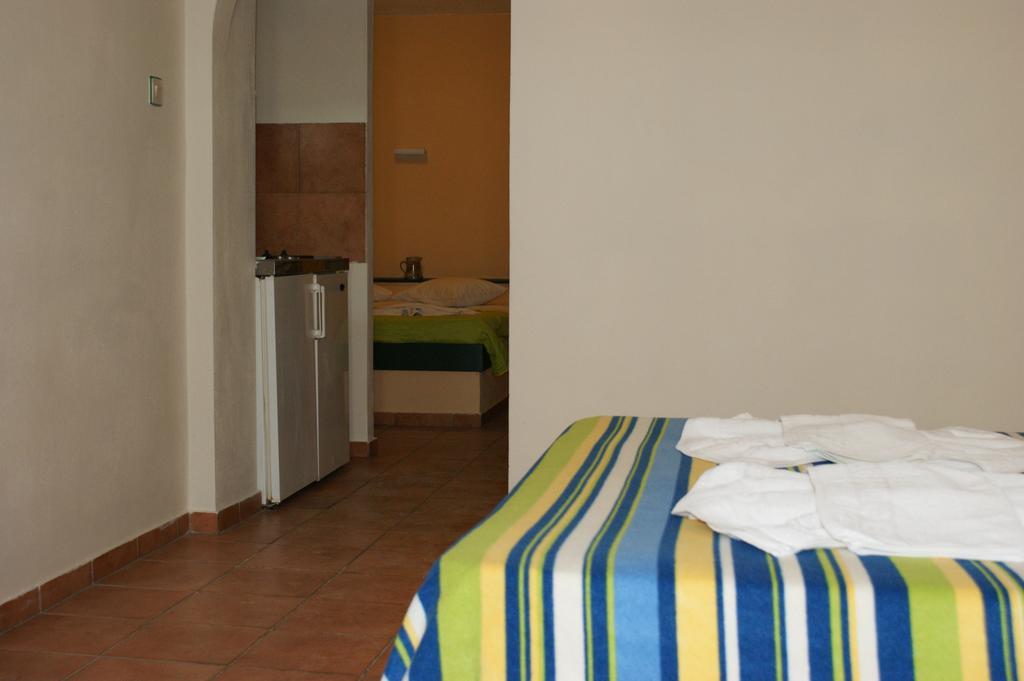 Jason Studios & Apartments Naxos City Room photo