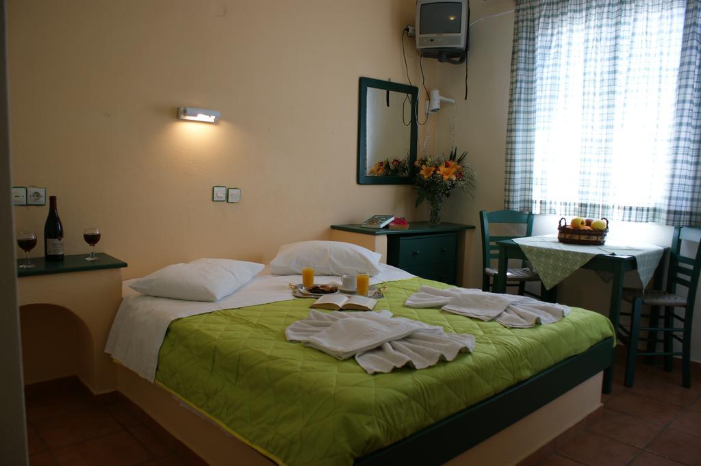Jason Studios & Apartments Naxos City Room photo